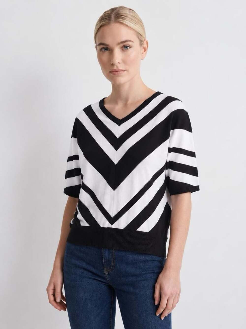 Premise Studio Sweater Size M Black White Striped Short Sleeve V-Neck
